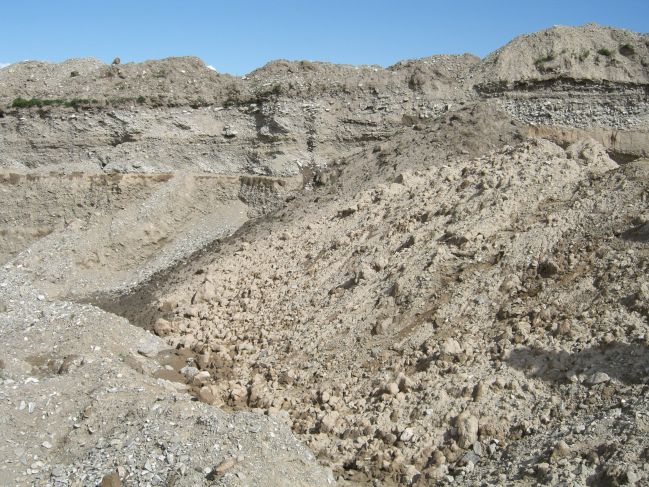  2006:09:02 04:00:03   Porter Outcrop - S side of Lake 05 Beach Gravels.jpg
